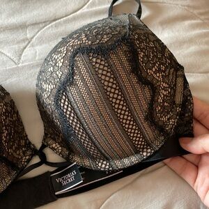Victoria’s Secret Bombshell Plunge Super Push-up Padded Bra 36B Adds 2 cup sizes